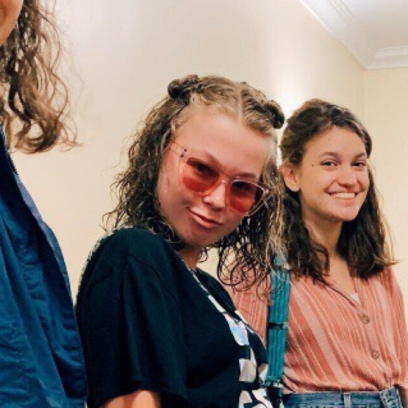 Meet your Posher, Carson - Picture 1 of 1